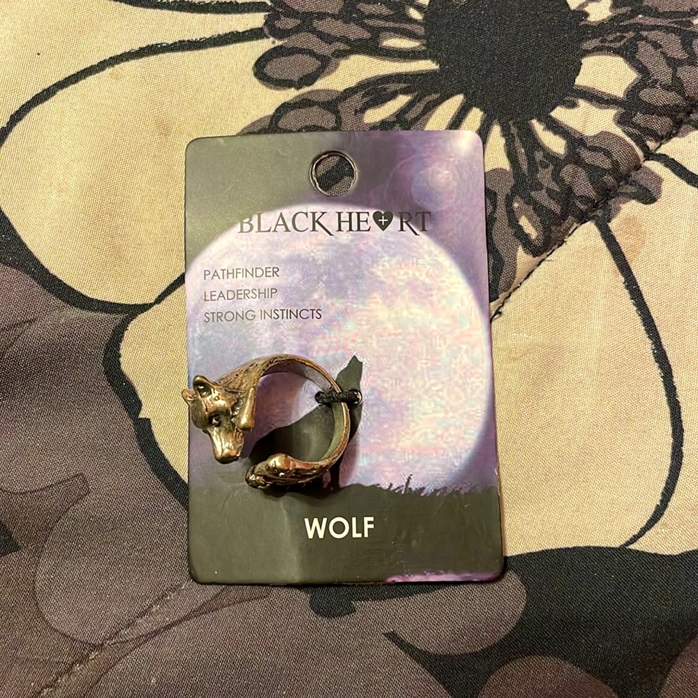 SILVER WOLF RING *NWT*